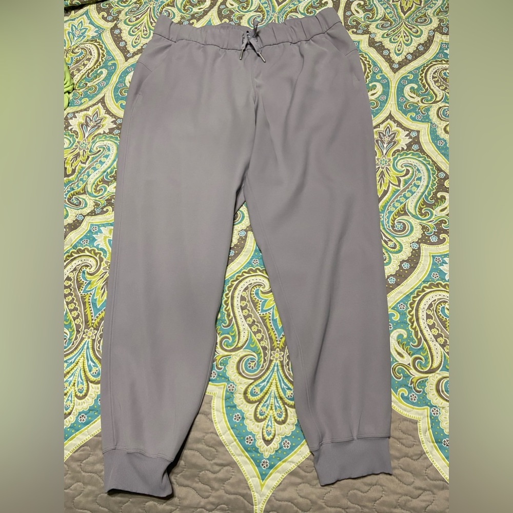 Lululemon On the Fly Jogger size 12